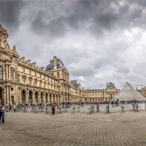 Honour---Jill-Smith---Louvre-Line-Up